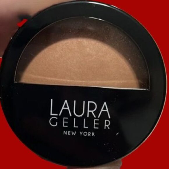 Laura Geller Soft Matte Baked Bronzer - Fair - Picture 3 of 4